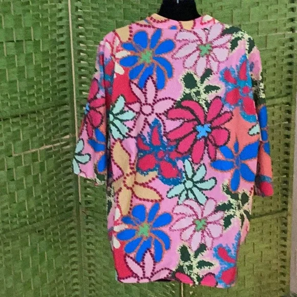 🌺🌸NWOT Shein Curve 1XLG Colorful Top Closet Must Have & So Much Fun To Wear 🌺🌸 - Picture 6 of 9